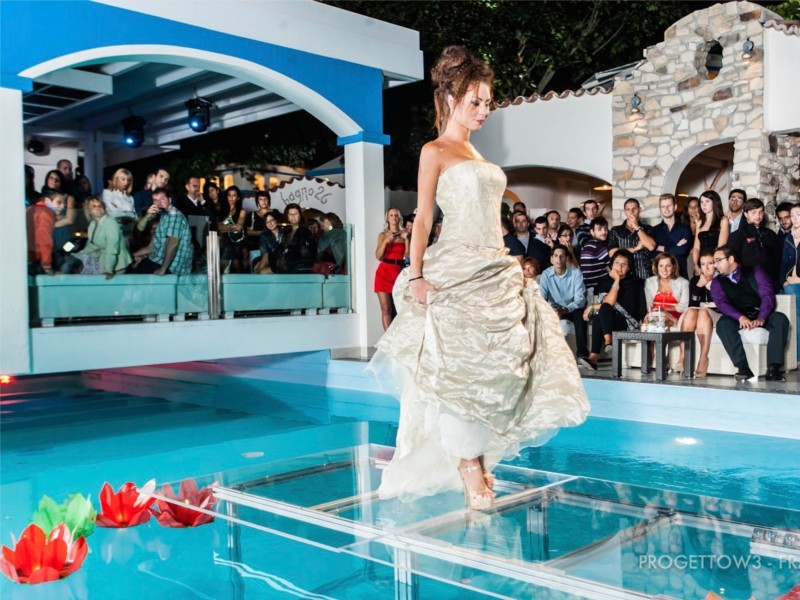 Ninfea -  Ninfea - Lanterne Galleggianti luminosi da mettere in piscina per un fashion show wedding matrimonio