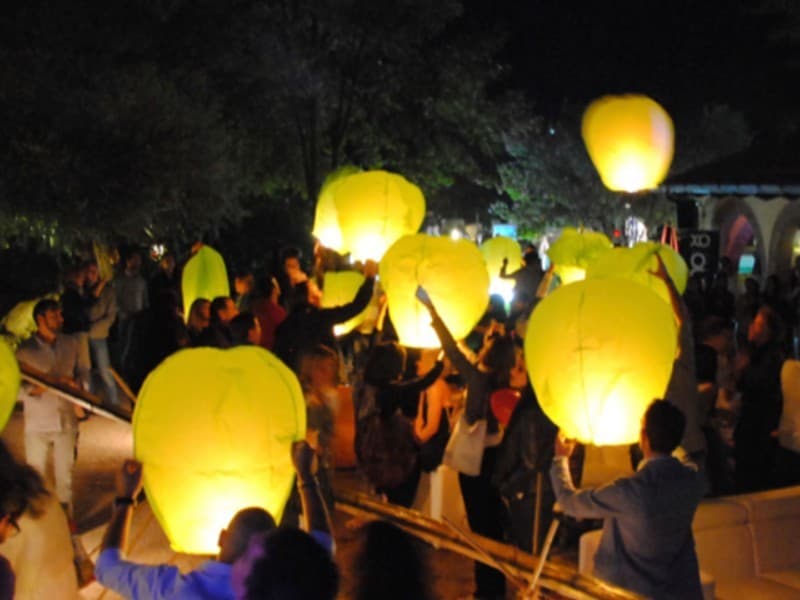 Yellow sky lanterns, hot air balloon shaped for weddings,  parties and other festivities, fire resistant and biodegradable paper, mounted and strong fuel cell,  ready for use. Open, light it and let if fly!
