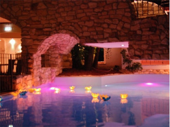 Ninfea - Lanterne Galleggianti luminosi da mettere in piscina per un matrimonio, un compleanno, un anniversario, una festa aziendale, festa del comune o della parrocchia.