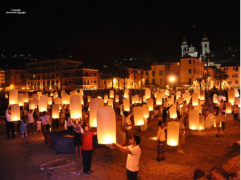 La festa del comune, la sagra, la festa aziendale, le nostre lanterne volanti fanno sempre bella figura. Professioniste scelgono le nostre lanterne volanti luminose, non è per caso che siamo da sempre in prima posizione sulle macchine di ricerca