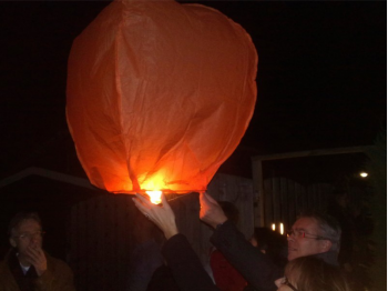lanterna volante arancione: La festa del comune, la sagra, la festa aziendale, le nostre lanterne volanti fanno sempre bella figura. Professioniste scelgono le nostre lanterne volanti luminose, non è per caso che siamo da sempre in prima posizione sulle macchine di ricerca