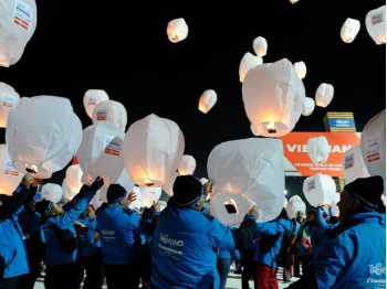 Lanterna Volante con il vostro logo: mondiali sci Nordico sponsor Viessmann