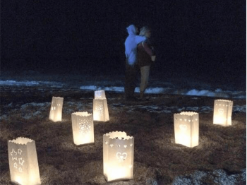 Sacchetti portacandele luminosi di carta messe per le scale