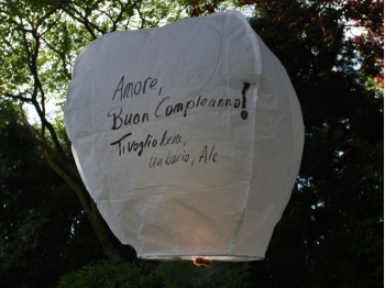 Pennarello per la dedica sulla Lanterna Volante: scrivi i tuoi desideri sulla lanterna volante con questo pennarello