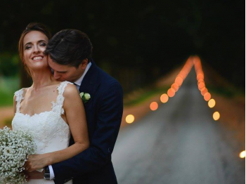 Un paio di idee su che cosa fare con i sacchetti portacandele luminosi di carta di riso in spiaggia