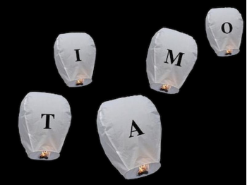 sky lanterns with the letters TI AMO, the Italian I LOVE YOU, flying lanterns for a wedding, Valentine or other purposes, ready to use, fire resistant and biodegradable, these are safe sky lanterns