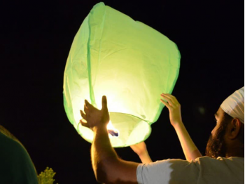 groene wensballonnen in de vorm van een hete luchtballon, klassiek model, perfect voor een bruiloft of willekeurig ander feest, klaar voor gebruik, brandwerend en biologisch afbreekbaar papier